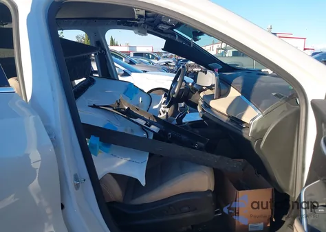 2024 Cadillac Xt4 Fwd Luxury z USA, uszkodzony, nr VIN 1GYAZAR42RF196386